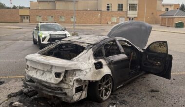 Car allegedly stolen from Brampton set on fire in Barrie parking lot