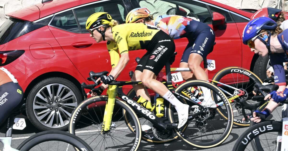 De Vries battles to fourth place after tough finale in third stage of Tour of Britain - Team Visma