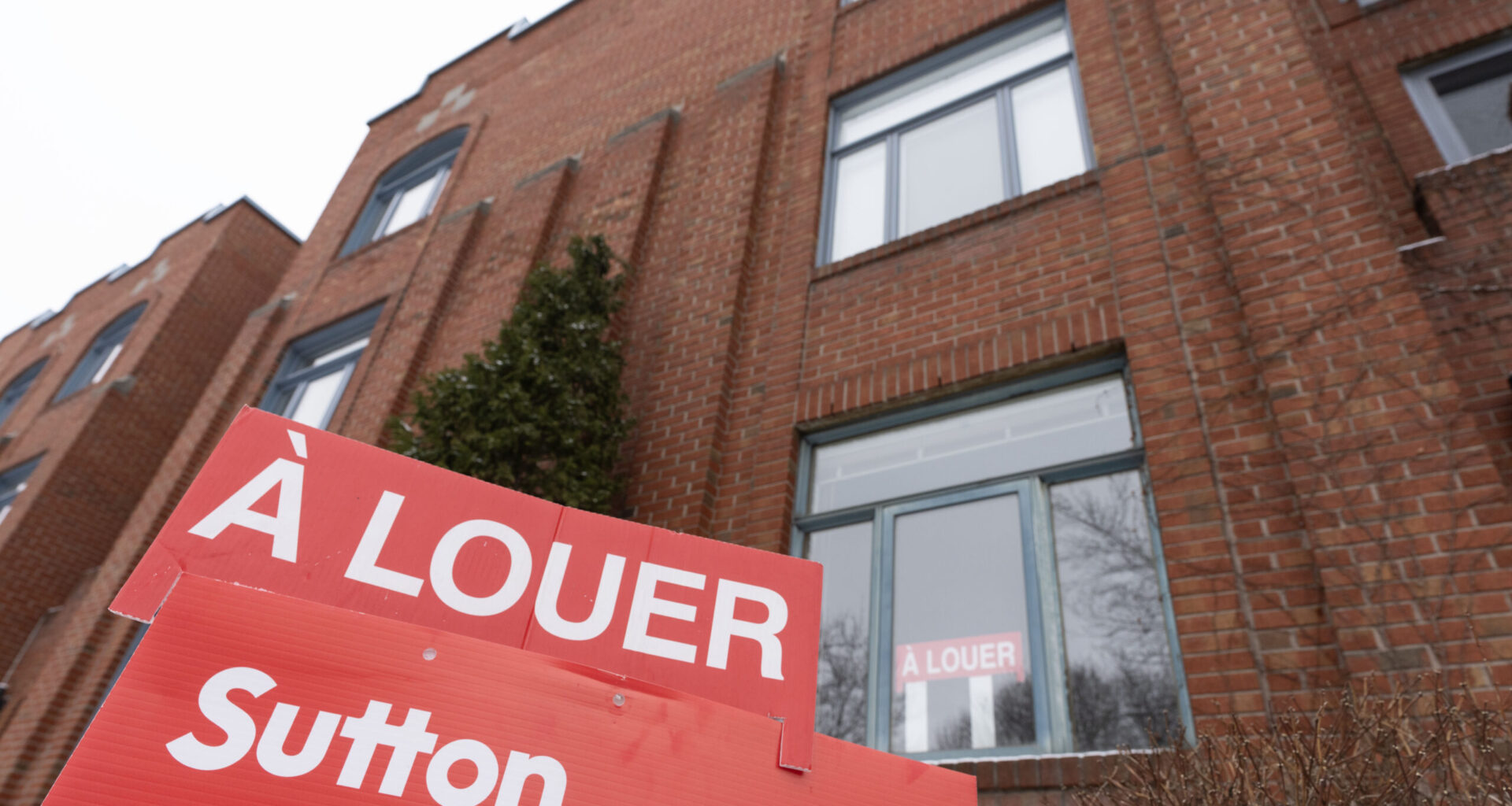 Average asking rents fall 4% in July as market 'stabilizing, but not yet recovering'