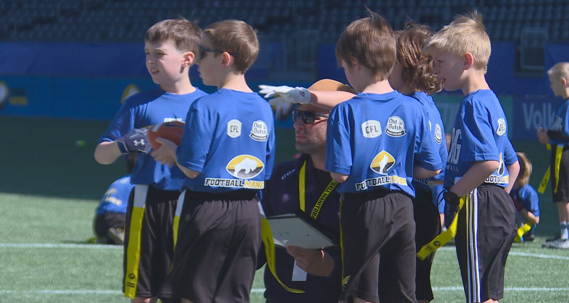 Winnipeg Blue Bombers and KidSport Manitoba team up to host skills camp