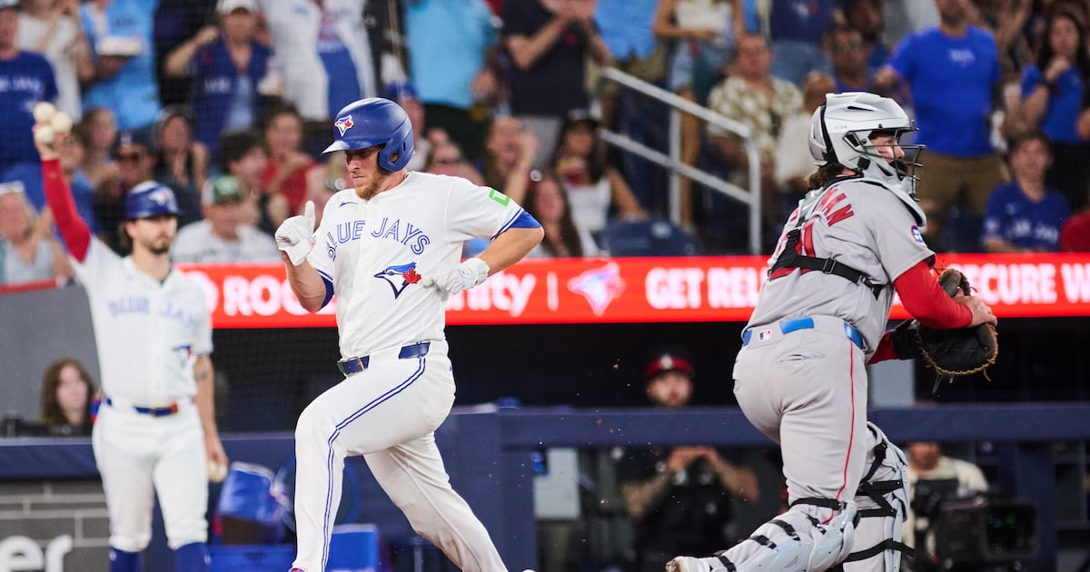Ernie Clement’s RBI lifts Blue Jays over Boston Red Sox to keep Toronto in playoff chase