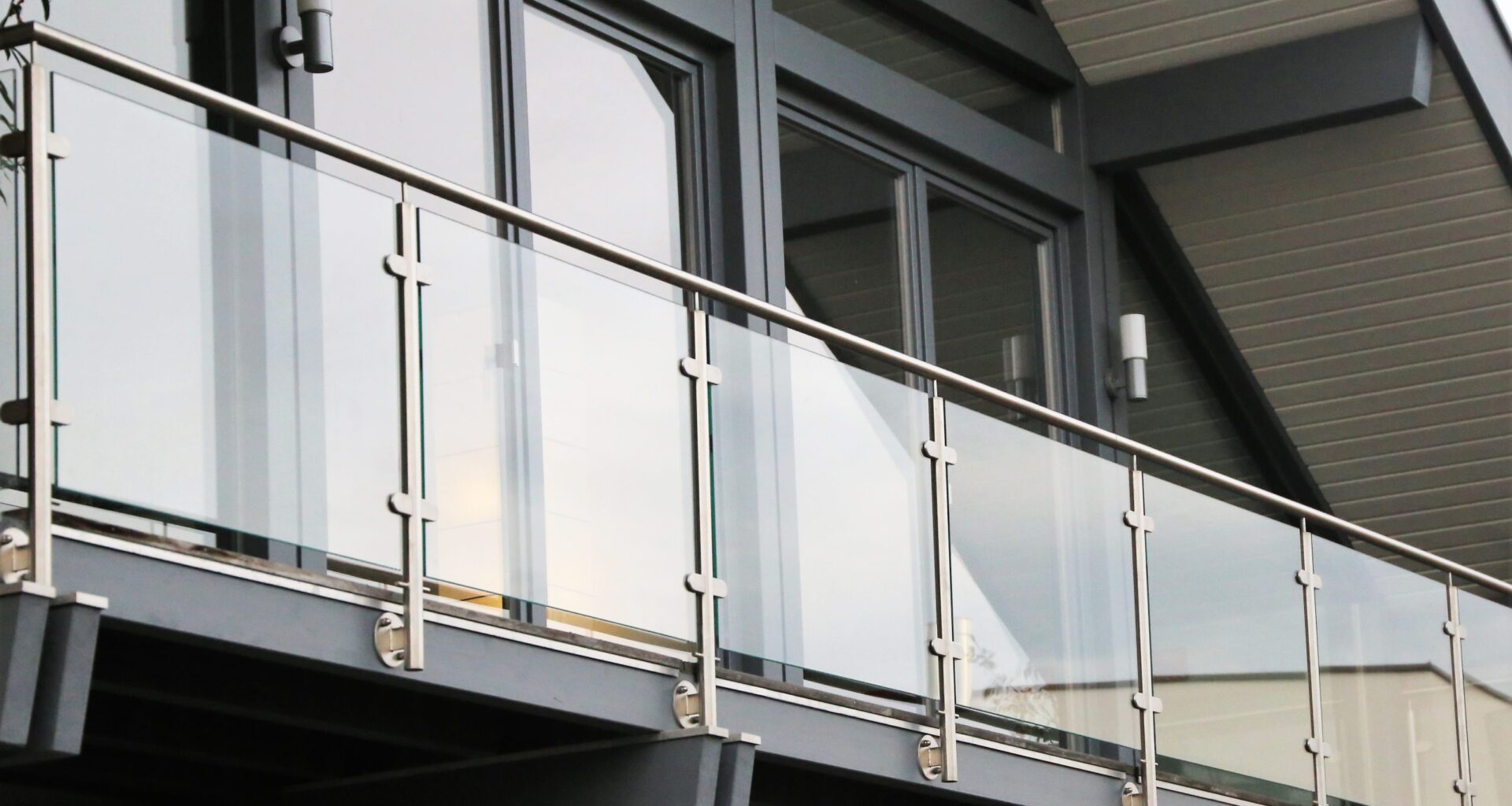 Mississauga reminds residents about Balcony Basics for balcony and window safety – City of Mississauga