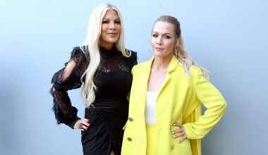 Tori Spelling Exits 90210 Rewatch Podcast With Jennie Garth