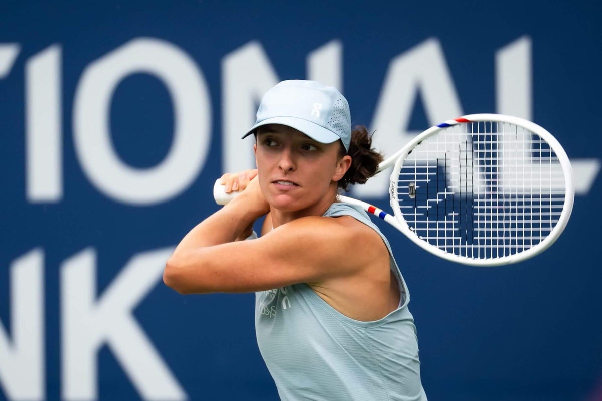 Iga Świątek avoids upset in gritty 3-set win over Marta Kostyuk at Canadian Open