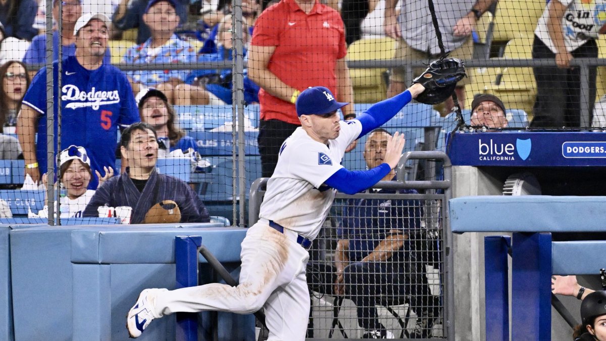 Freddie Freeman avoids injury in dugout fall – NBC Los Angeles