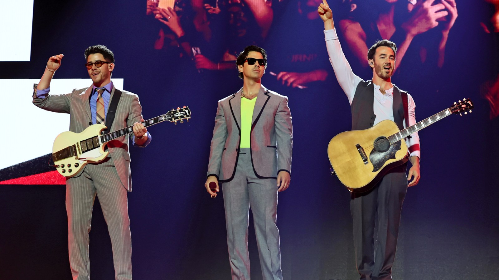 Watch Jonas Brothers Debut New Single 'Listen When Sad' Live