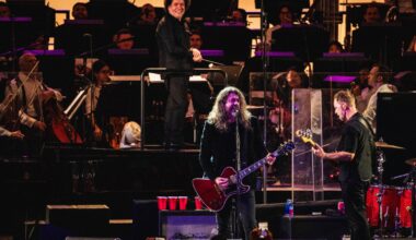 Foo Fighters Perform Gustavo Dudamel's Penultimate Show at the Bowl