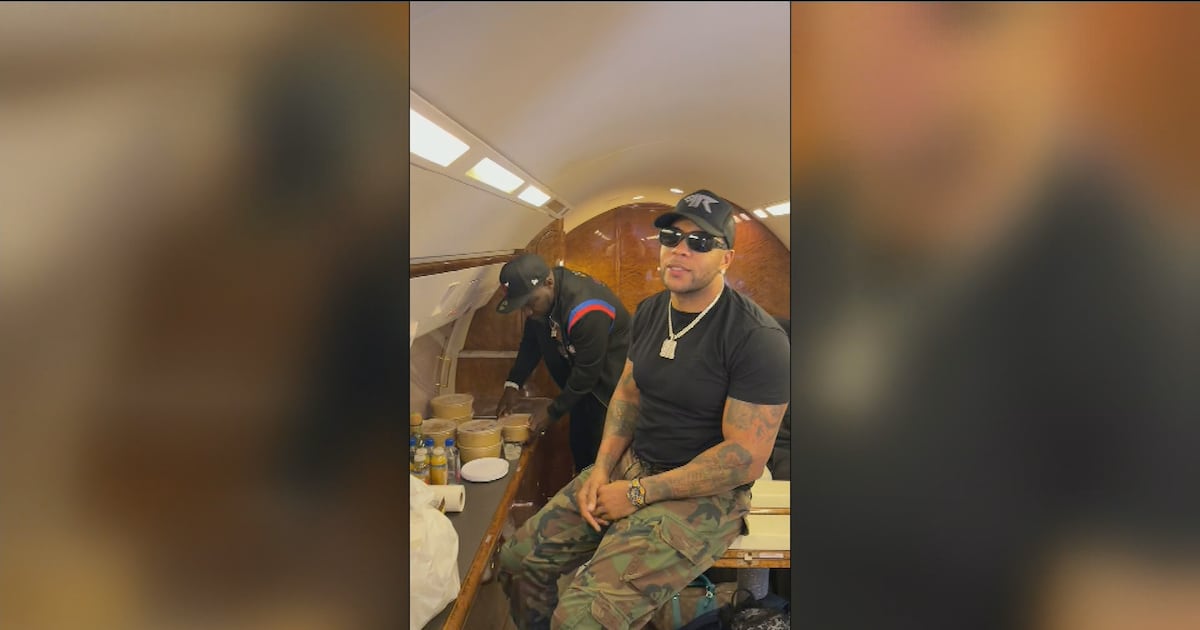 Flo Rida: Restaurant owner delivers dinner to private jet