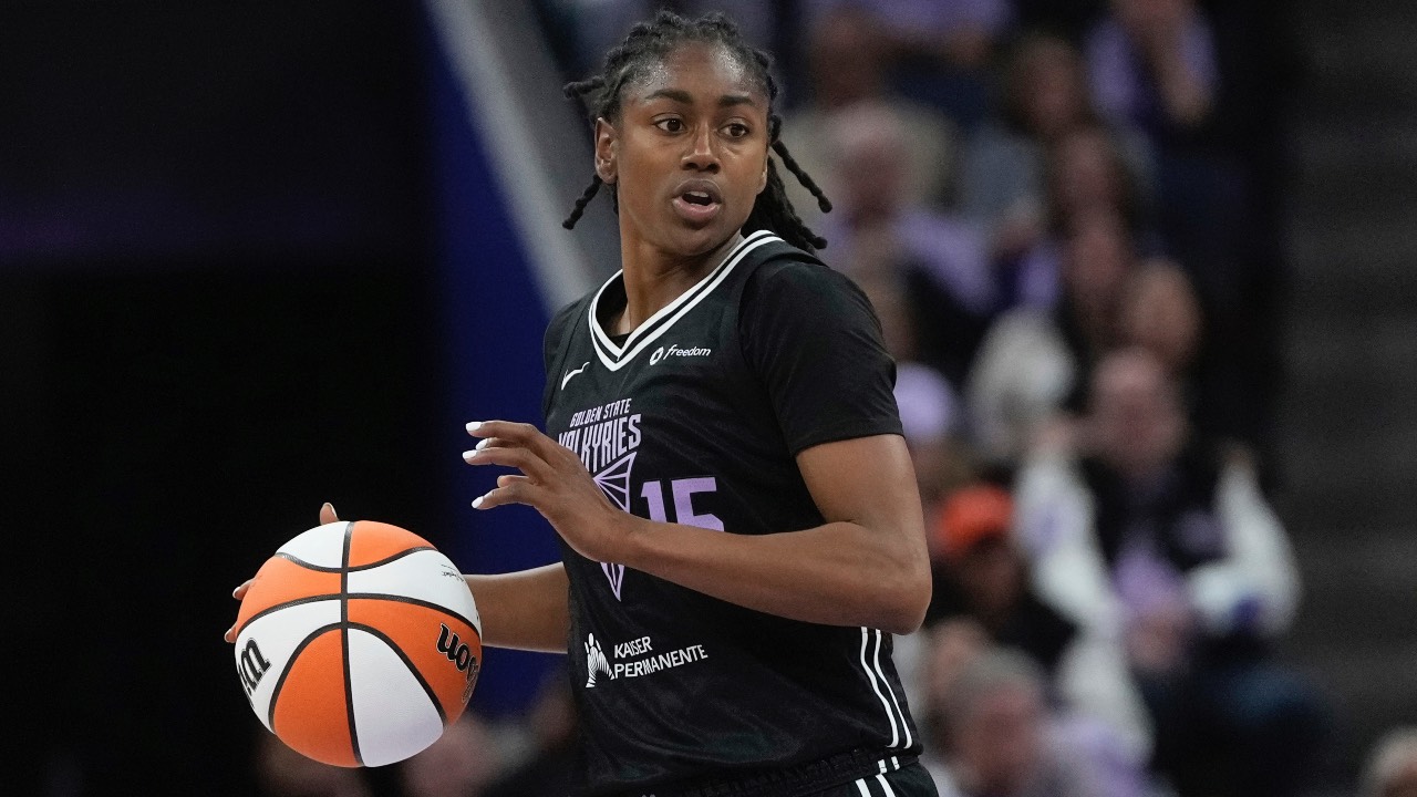 Tiffany Hayes, Kayla Thornton lead Valkyries past Fire