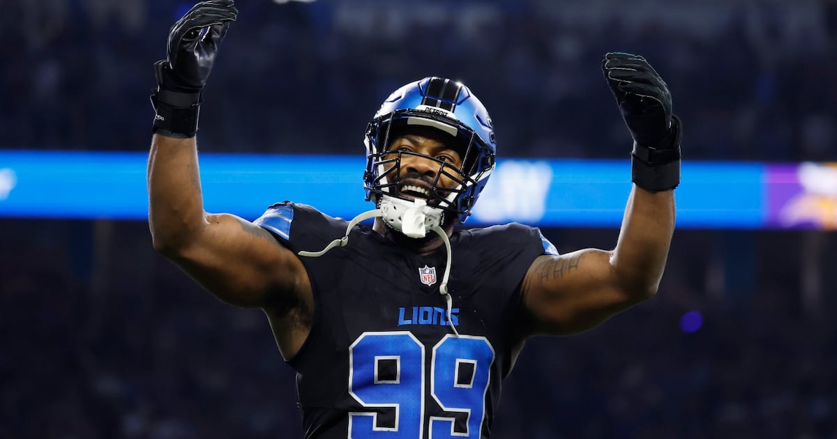 Falcons sign veteran Za'Darius Smith to aid pass rush