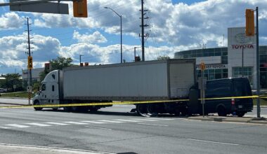1 dead in Brampton collision between tractor trailer and van