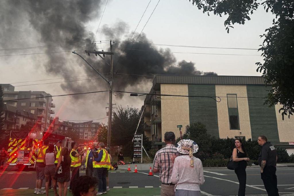 BREAKING: Apartment fire breaks out in downtown Chilliwack