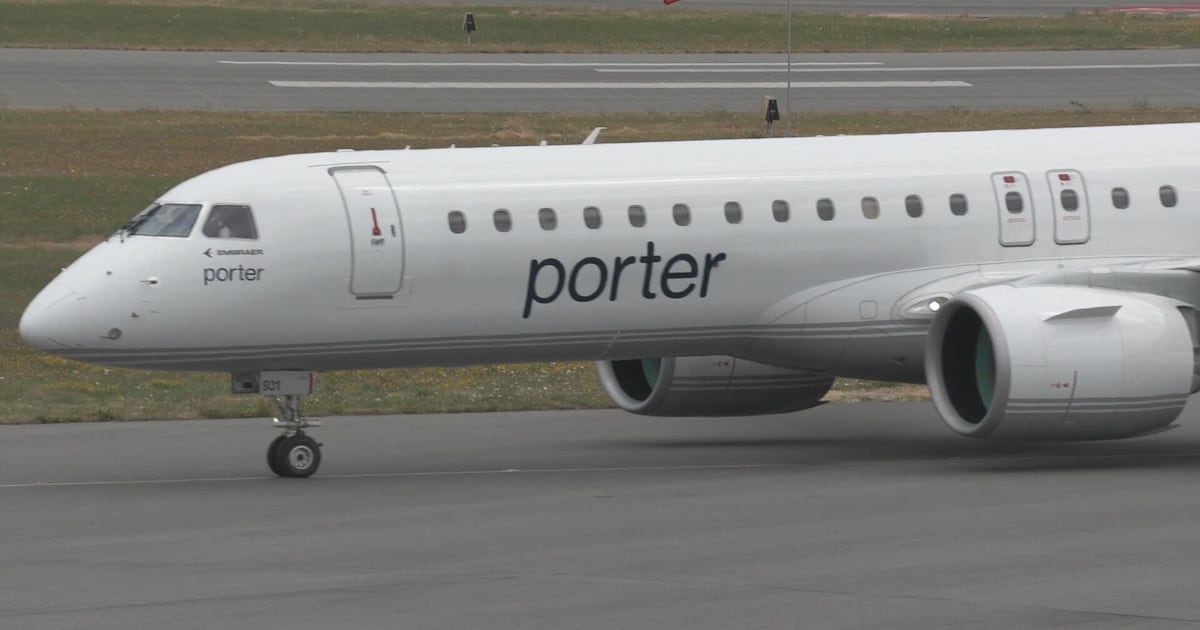 Child refuses seatbelt, flight from Victoria cancelled