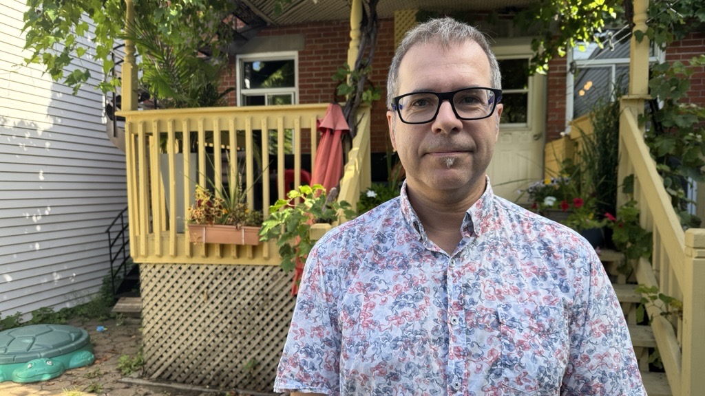 Montreal parent receives over 400 emails from childrens' school in 1 year