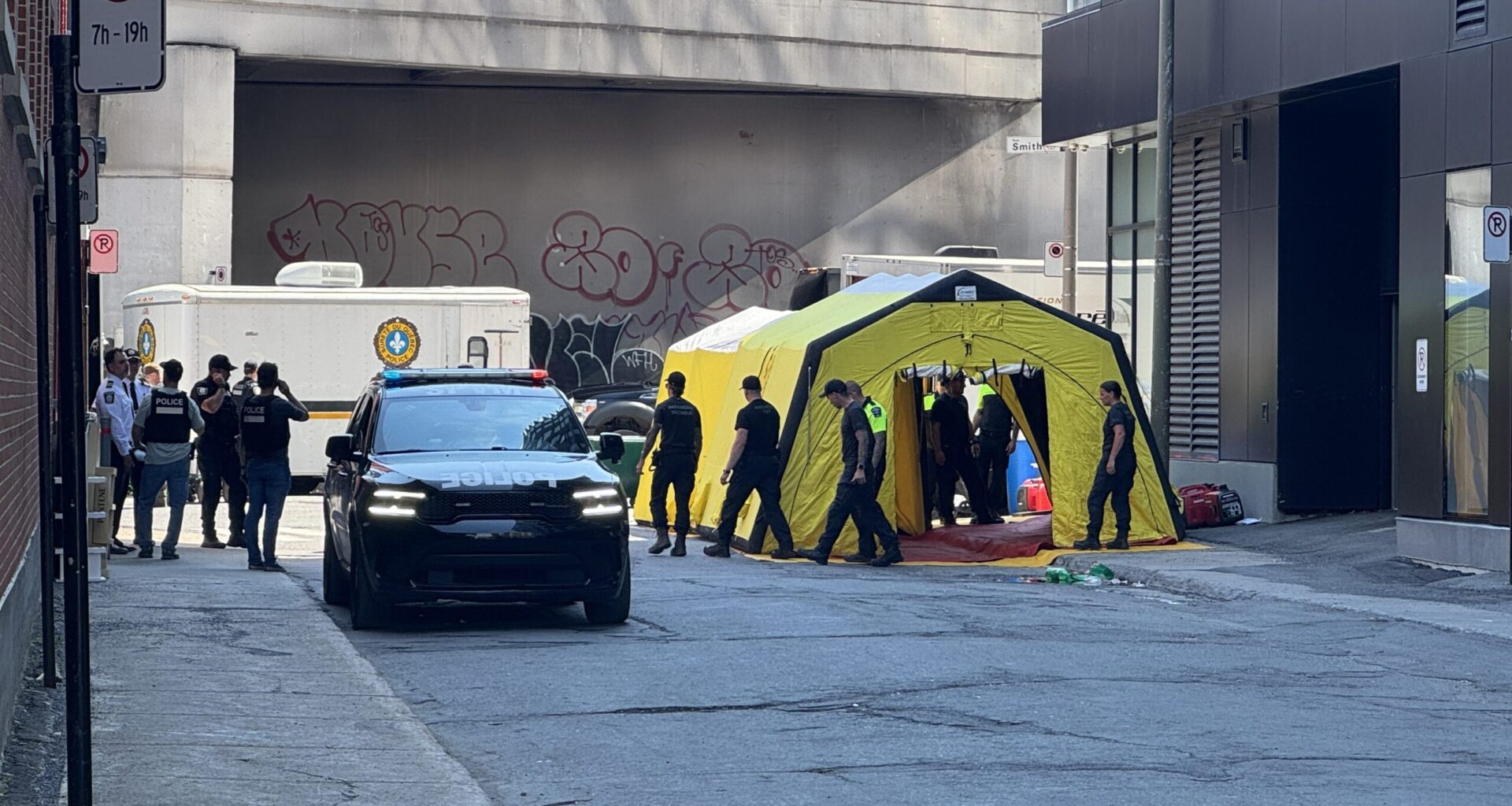 2 arrested as police operation underway to dismantle drug lab at condo building in Montreal's Griffintown