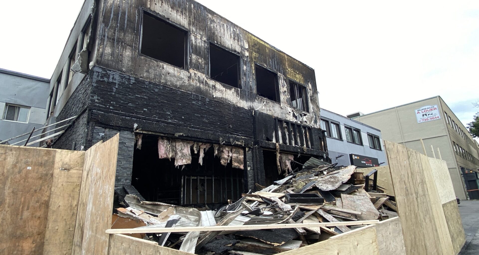 Police probe suspected arson of restaurant in Montreal's Côte-des-Neiges