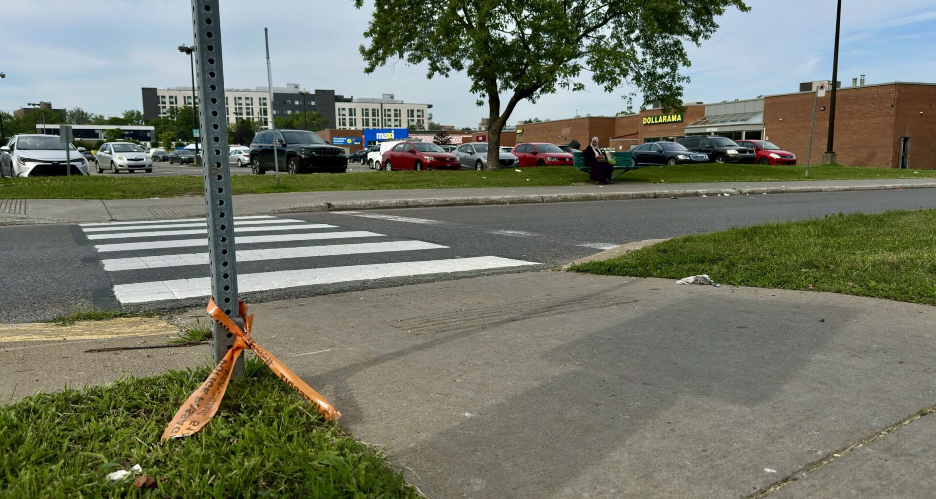 Toddler out of danger after being struck by car in Montreal's Saint-Laurent