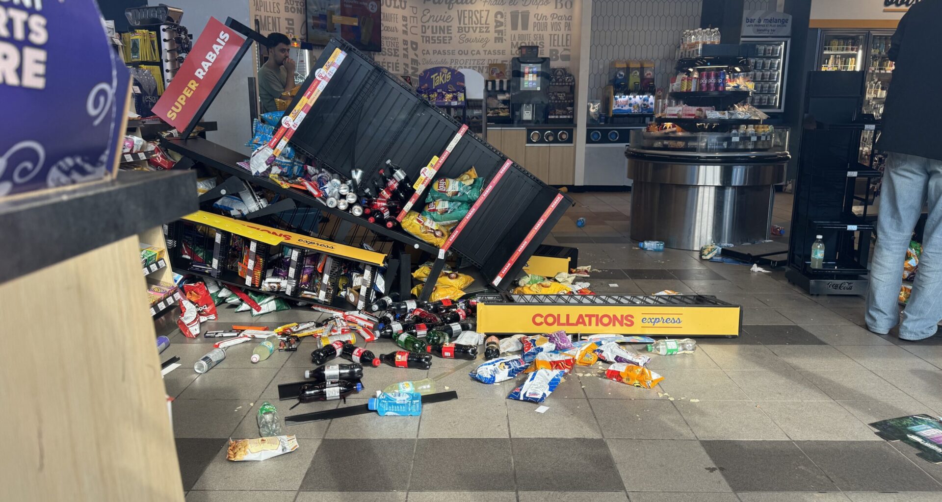 Teenagers brawl with convenience store employees in Ville-Marie gas station
