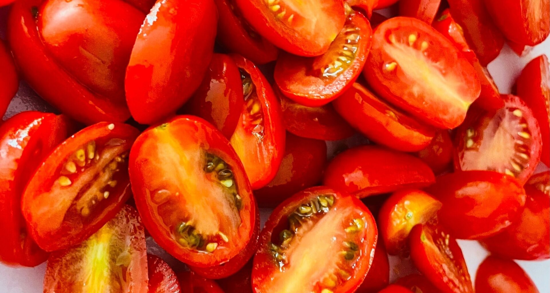 Effect of Tomato Consumption on Liver Steatosis in MASLD: A Randomized Controlled Trial (POMOSANO Study). Image Credit: Stephanie Laterza / Shuttertock
