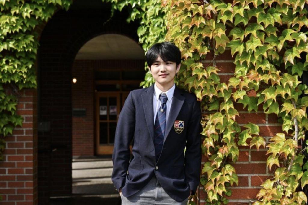 Saanich teen wins international award for galaxy-plotting AI model