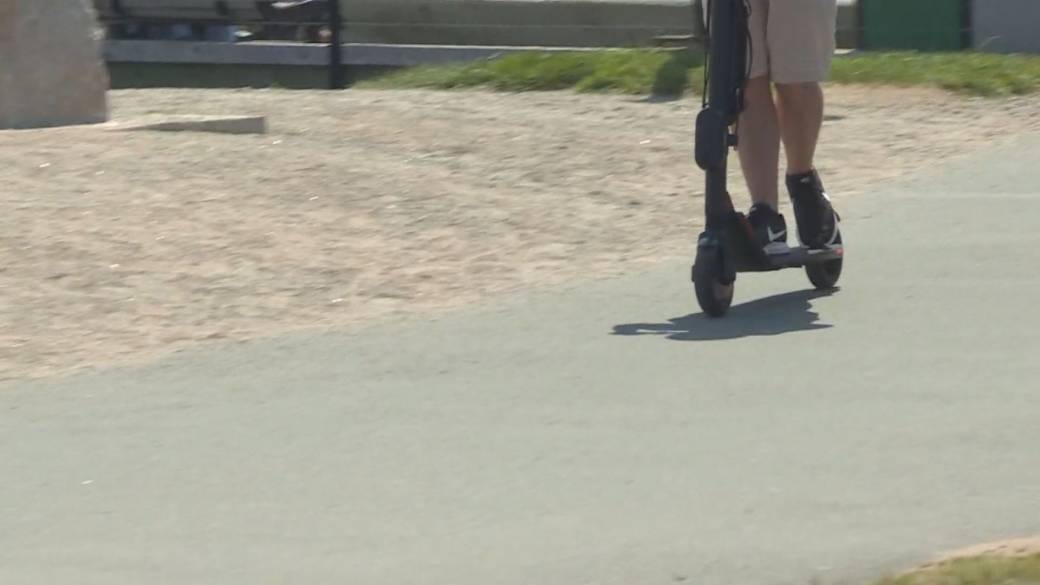 Click to play video: 'Toronto police launch 2 week e-bike, e-scooter safety blitz'