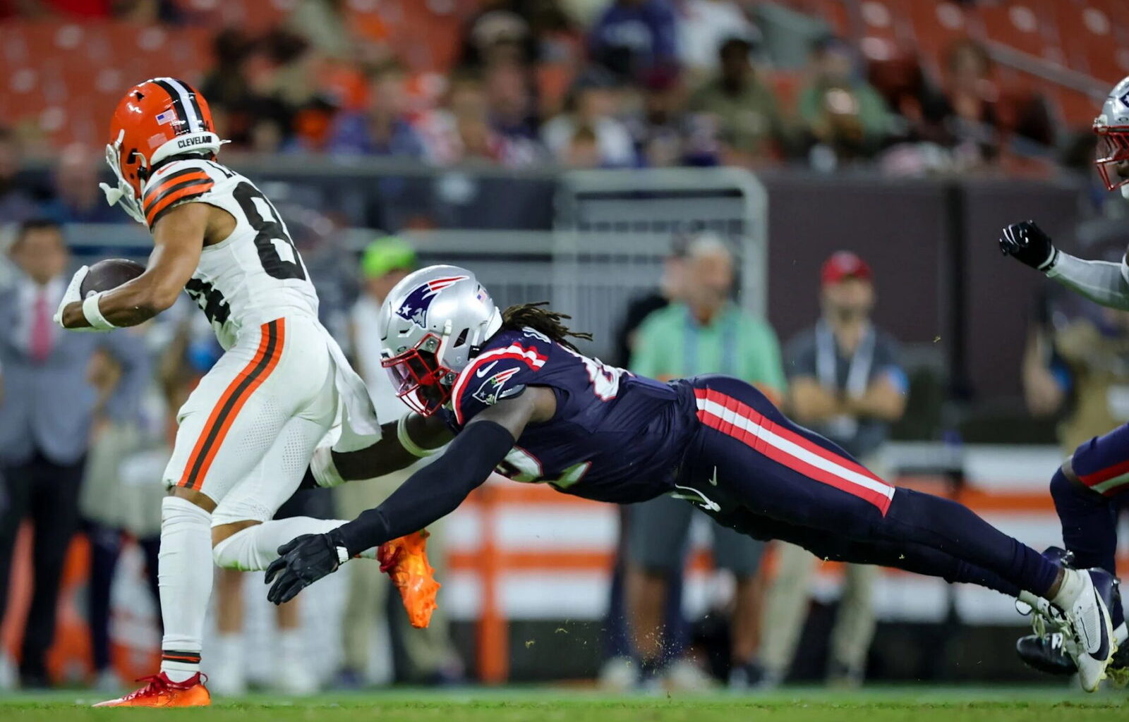New England Patriots waive Ottawa product Jesse Luketa