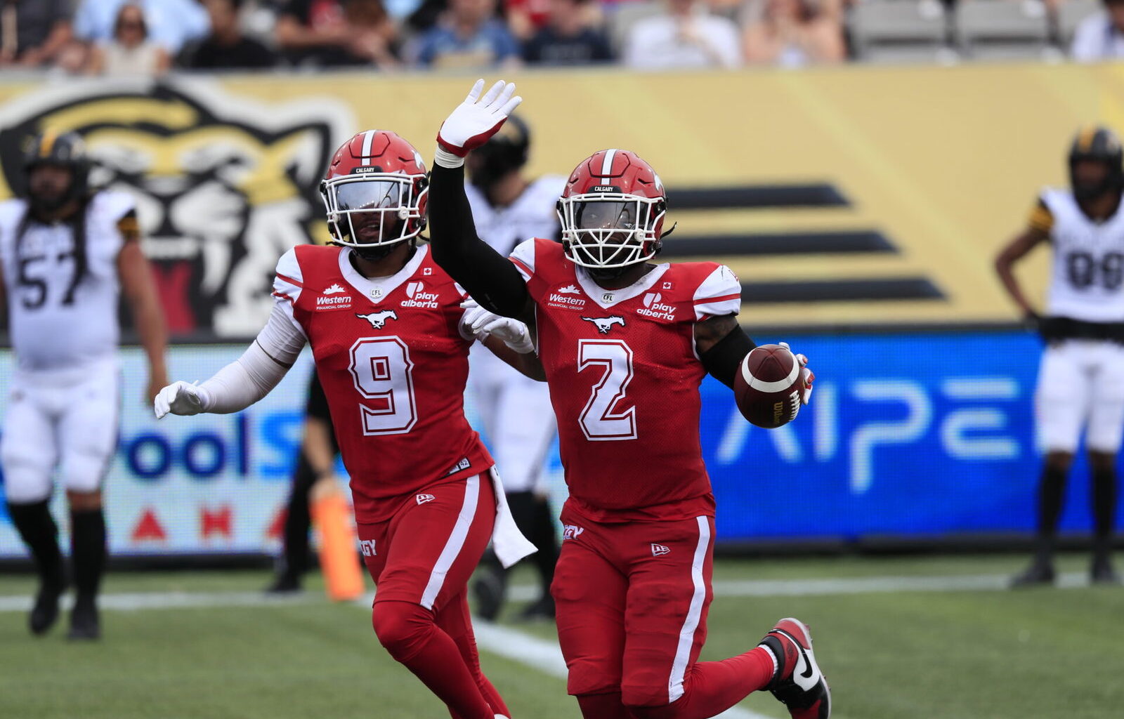 High five: defensive scores power Calgary Stampeders past Ticats
