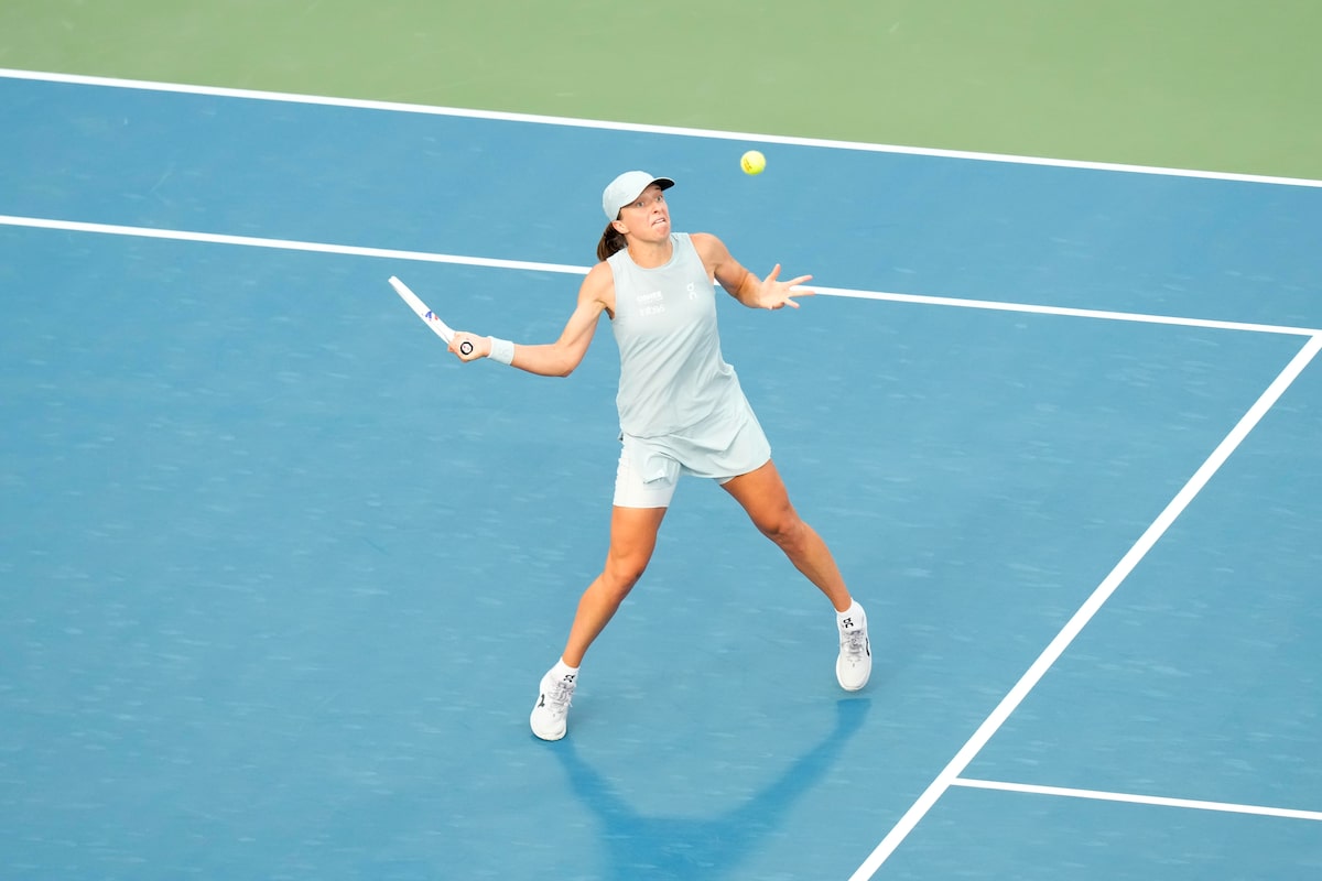 Swiatek cruises into NBO semi-finals with straight sets win over Shnaider