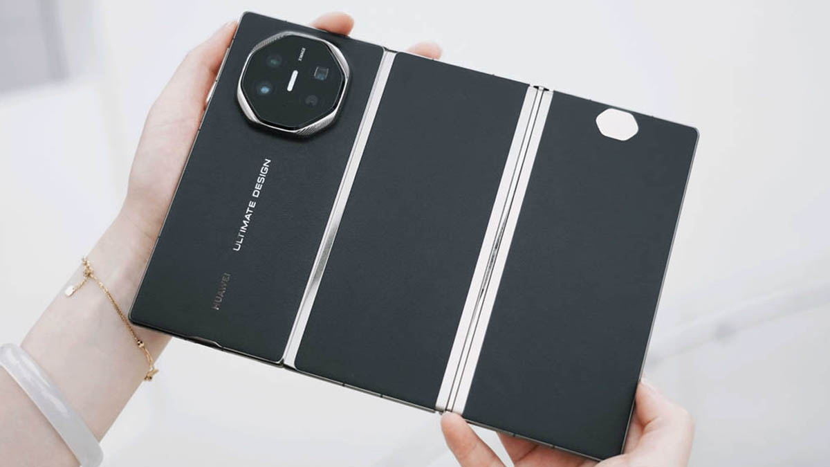 Huawei Mate XT tri-fold