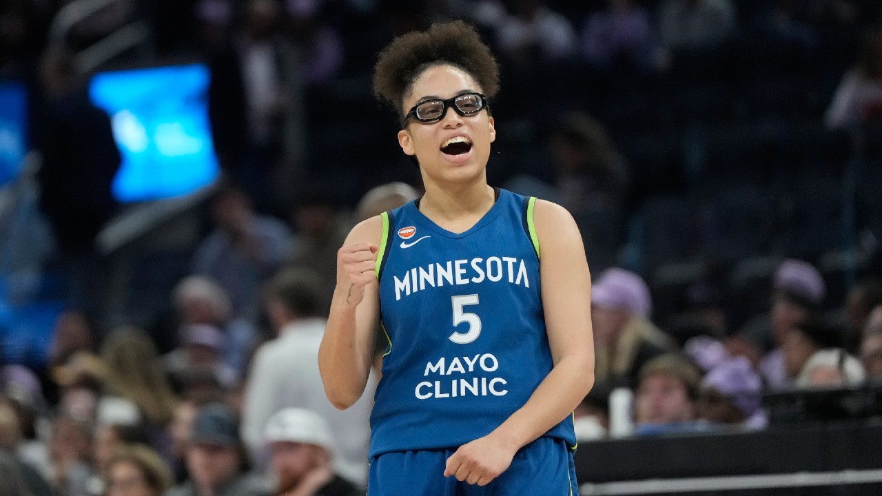 Miles scores 24, Howard adds 21 as Lynx beat Mystics for 6th straight win
