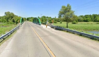 lane closed for restoration work on mississauga bridge.
