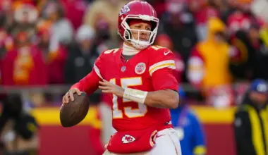 How Chiefs' Patrick Mahomes can break an Aaron Rodgers NFL record with 33 TDs image