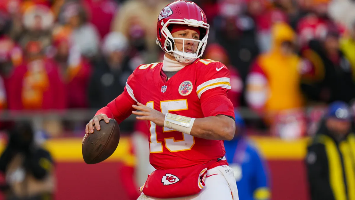 How Chiefs' Patrick Mahomes can break an Aaron Rodgers NFL record with 33 TDs image