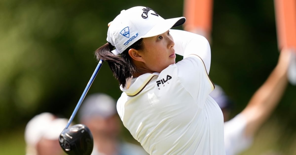 Ruoning Yin chips in for birdie on 18 to take the 3rd-round lead at TPC Boston
