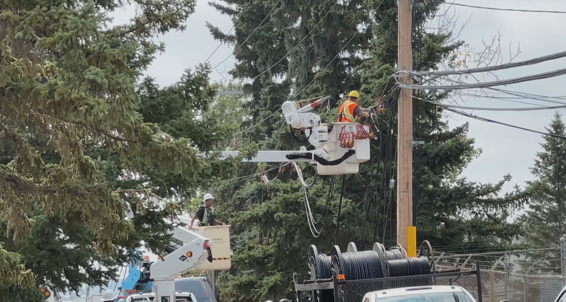 Service restored after botched copper wire theft triggers major Rogers outage for parts of Calgary