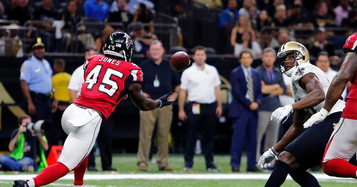 The 49ers acquire LB Deion Jones from the Saints for RB Zamir White, AP source says