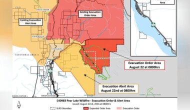 More evacuation orders, alerts issued in response to Pear Lake fire near Clinton