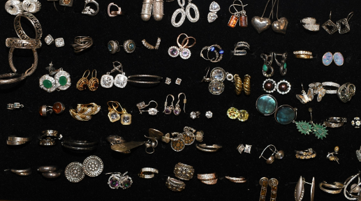 3 suspects arrested after over 2,500 allegedly stolen items recovered in Toronto