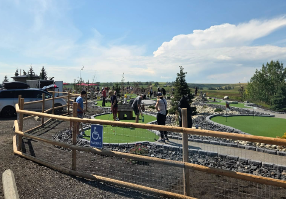 New mini golf course opens in Airdrie - DiscoverAirdrie.com