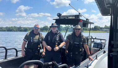Police patrol Ottawa River - The Review Newspaper