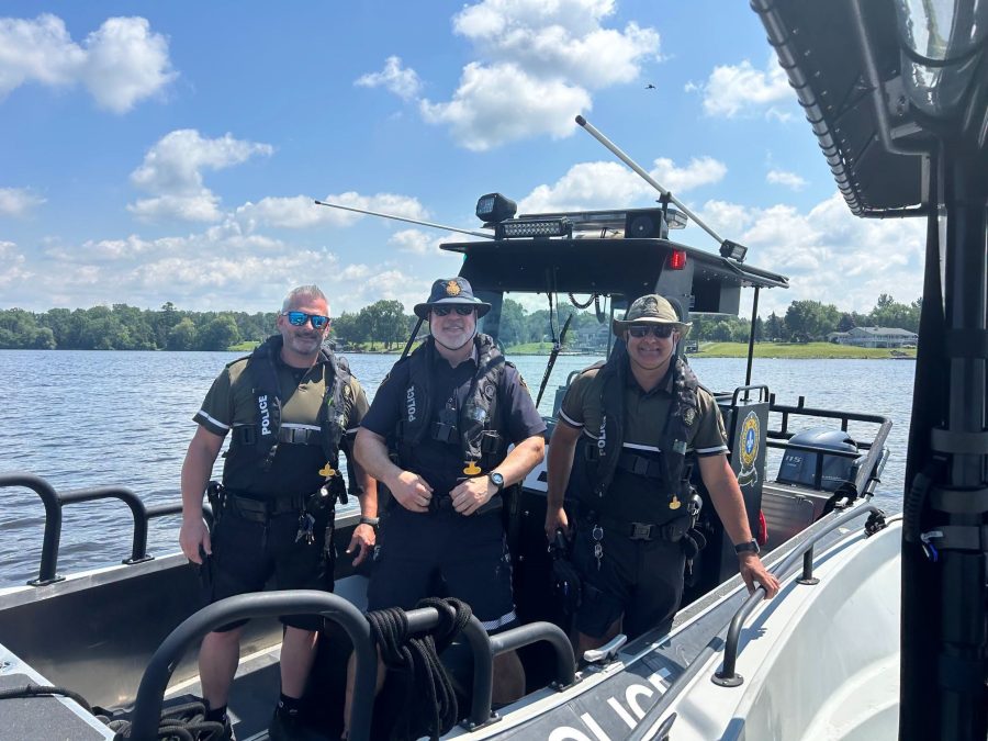 Police patrol Ottawa River - The Review Newspaper