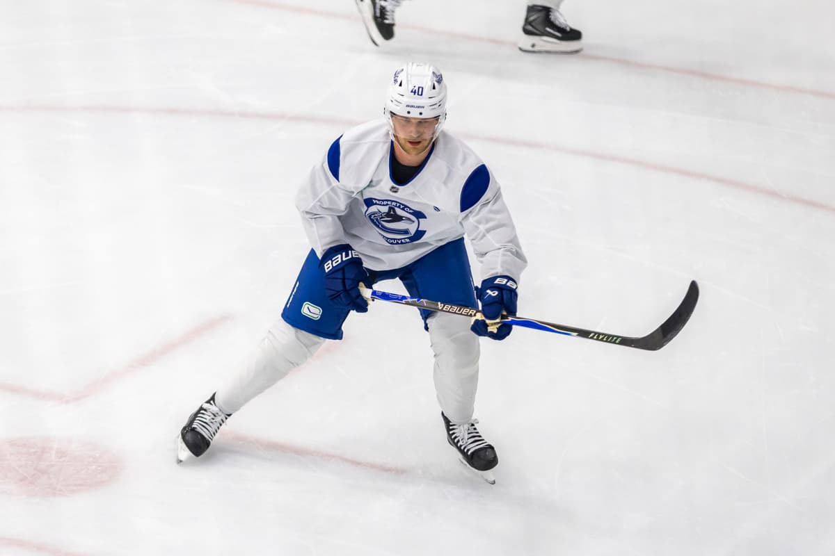 Canucks’ Elias Pettersson spotted training in LA