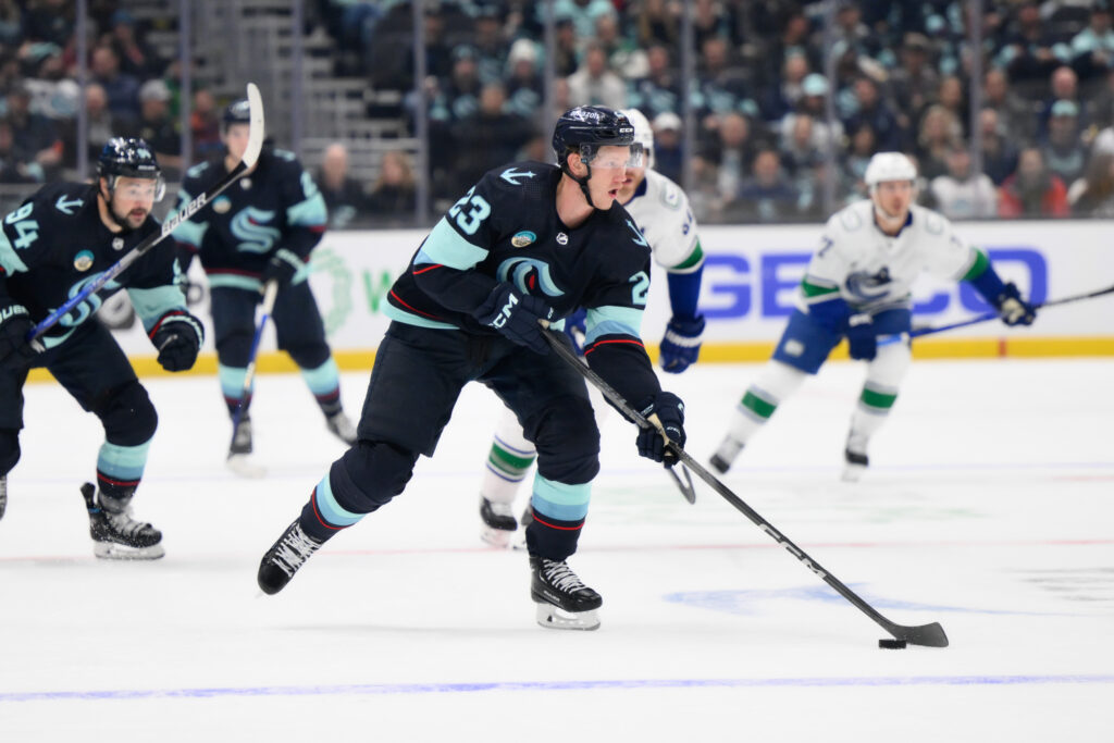 Evening Notes: Olofsson, Russia, Quebec City – Pro Hockey Rumors