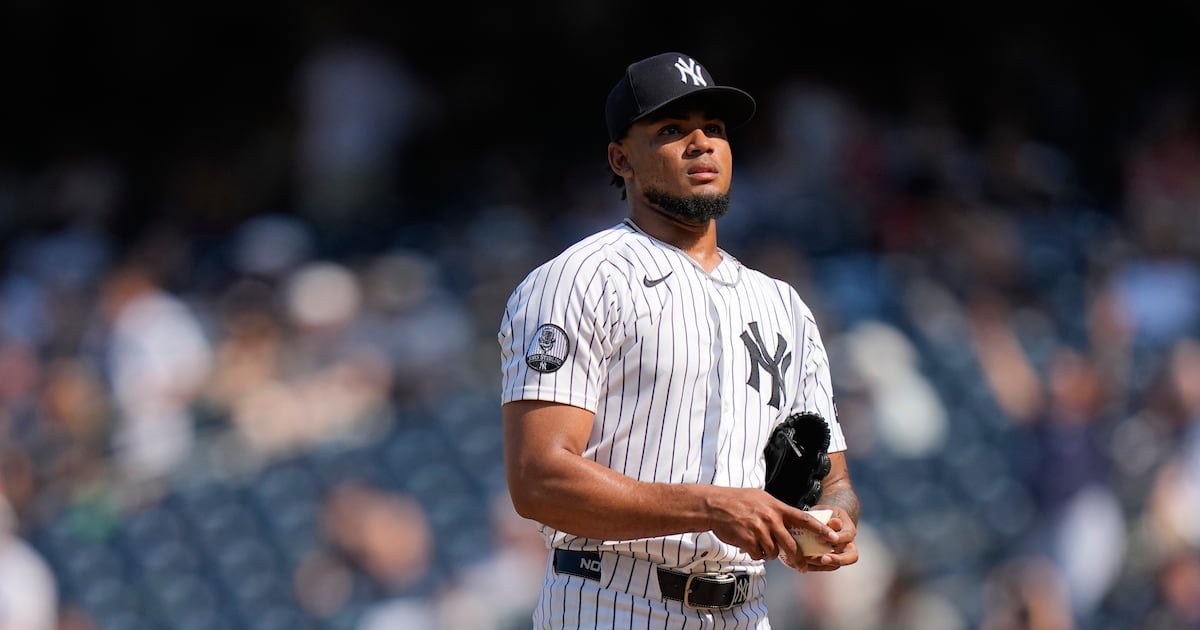 Pittsburgh Pirates trading for New York Yankees reliever Camilo Doval, sources say
