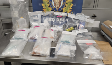 Calgary man charged in Red Deer drug bust; second suspect now wanted after missing court