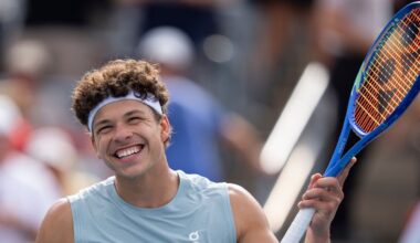 Defending champion Ben Shelton downs Zizou Bergs to advance in men's NBO
