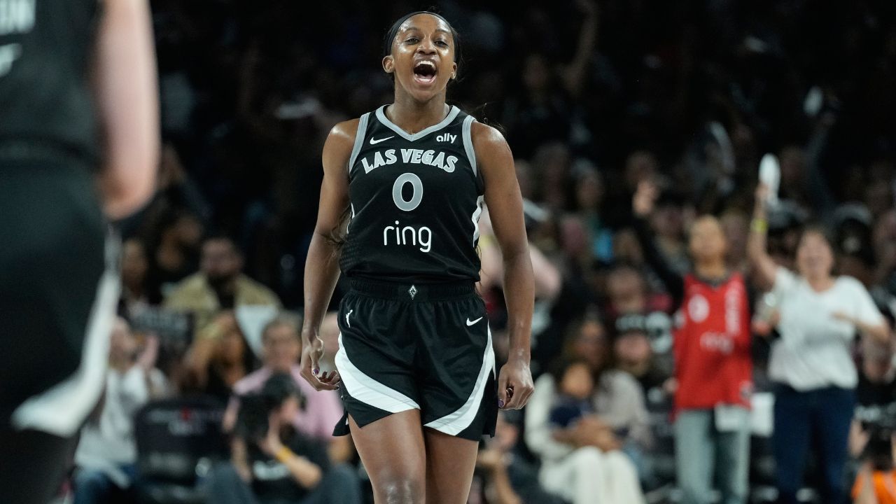Jackie Young has third career triple-double in Aces rout of Dream