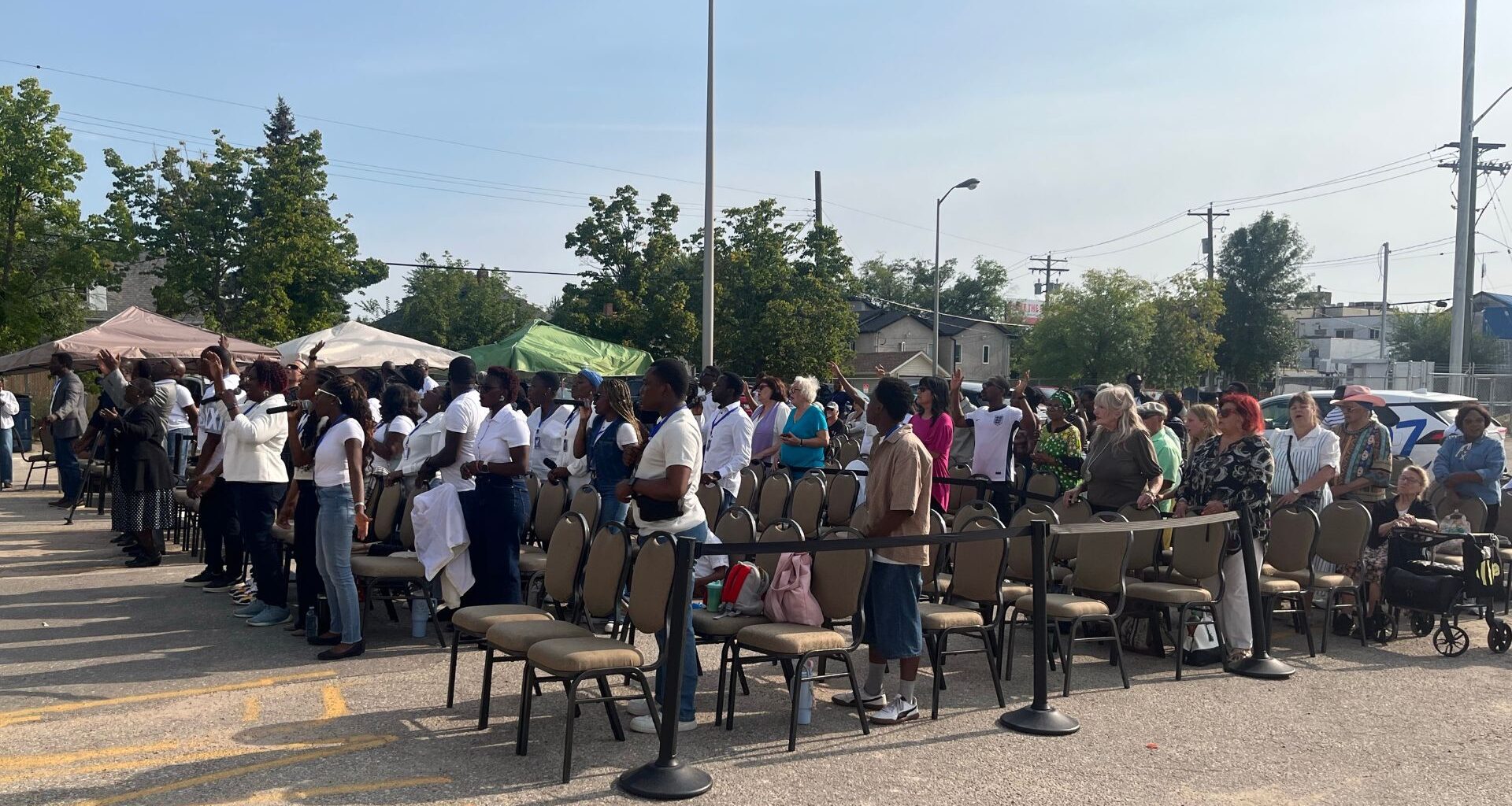 More than 300 people hear Gospel at Winnipeg church event