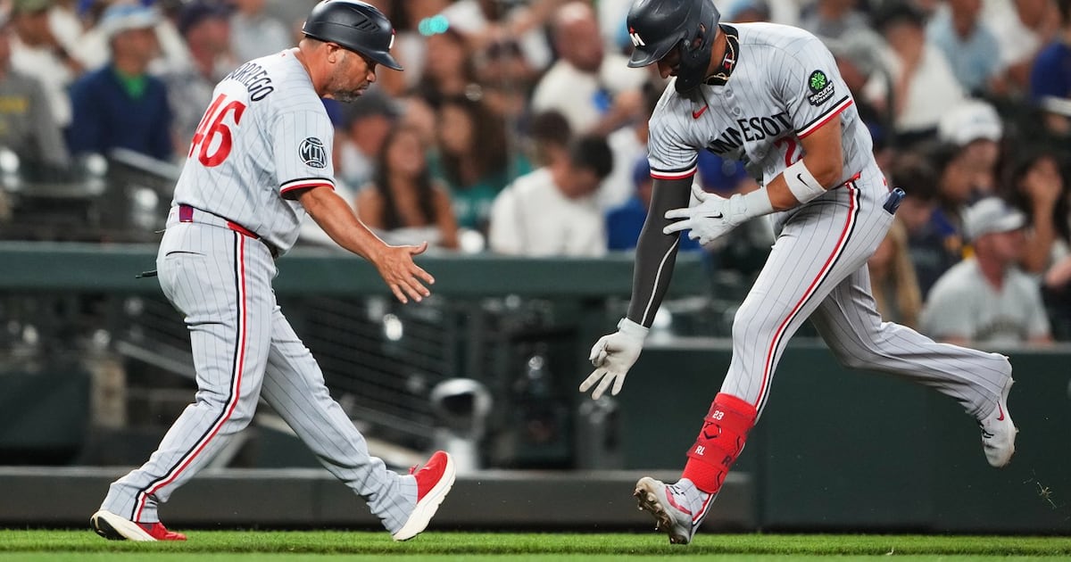 Lewis hits tying homer in seventh and Keaschall provides go-ahead double as Twins beat Mariners