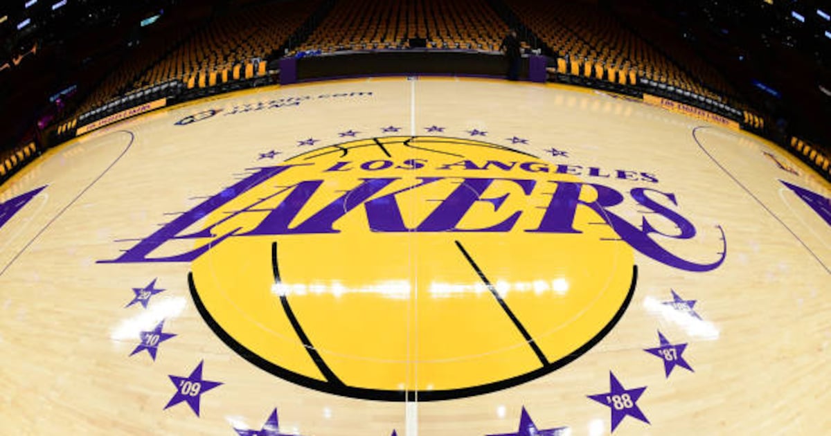 Los Angeles Lakers minority owner Dr. Patrick Soon-Shiong not selling 4% stake